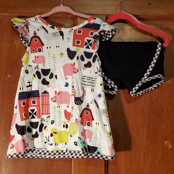 NEW DOWN ON THE FARM 2 PIECE SHORT SET